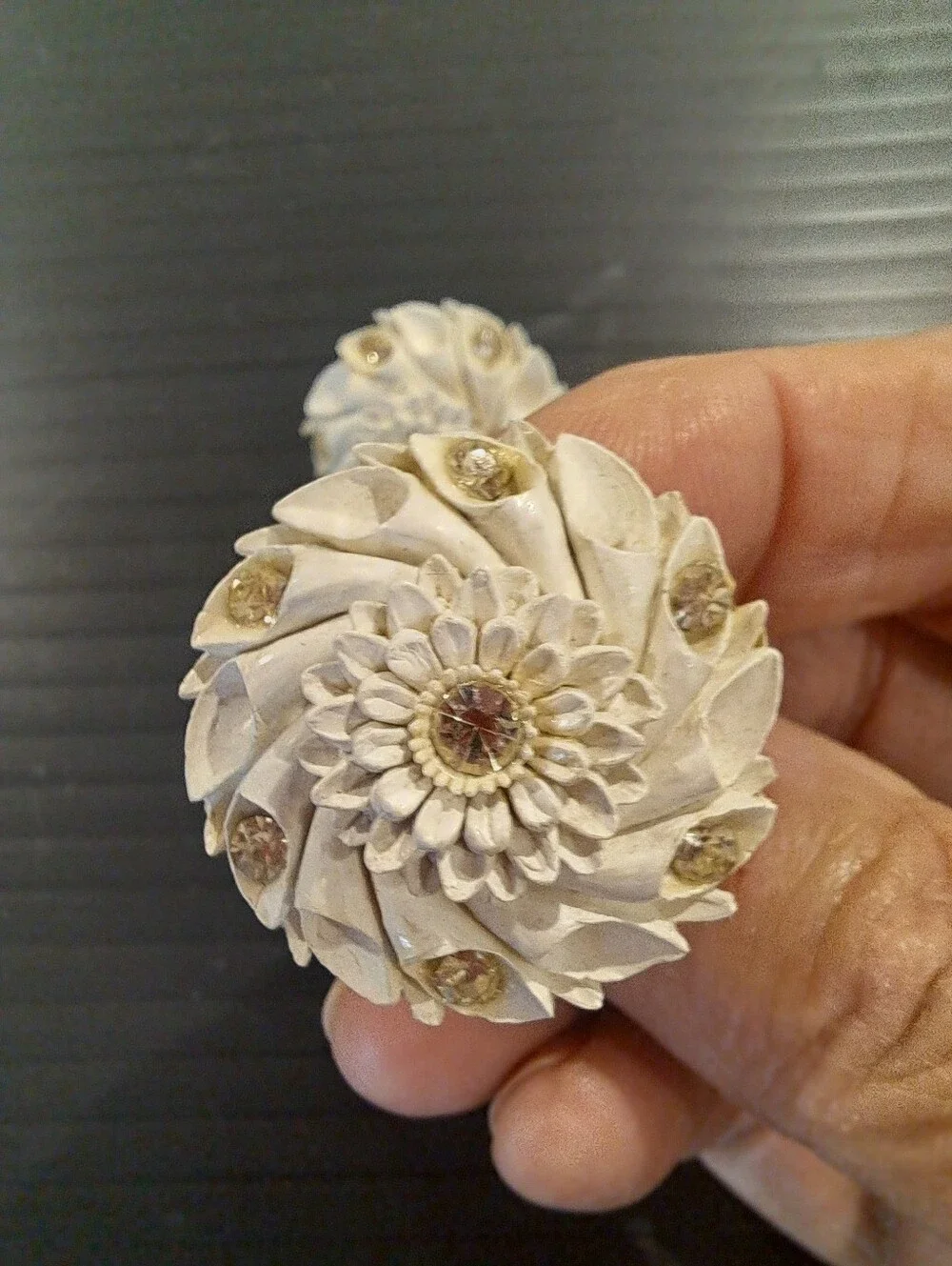 Vtg 1950s White Celluloid Earrings Featherweights Rhinestone Flower Japan
